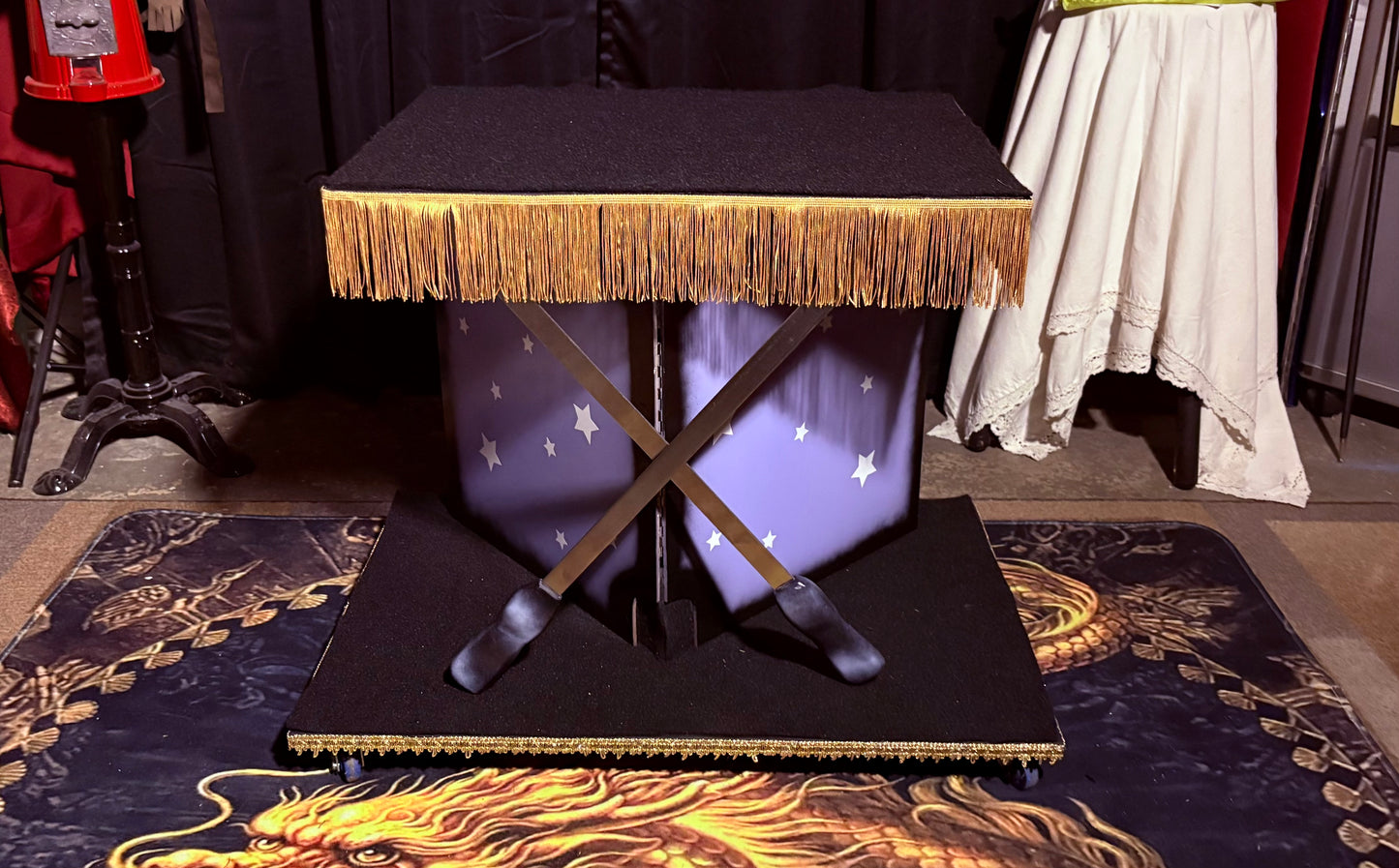 The Floating Carpet Illusion