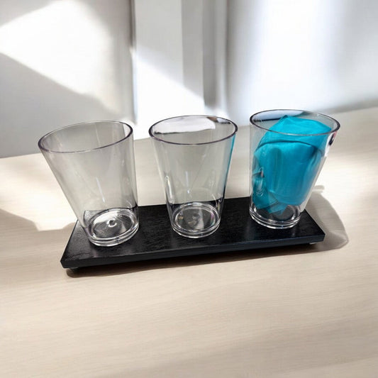 The Jumping Silk with Glasses